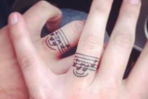 tatuajes de musicos para parejas anillos