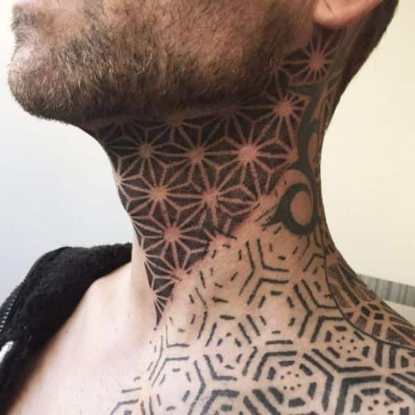 tatuaje para cuello geometrico estilo panal