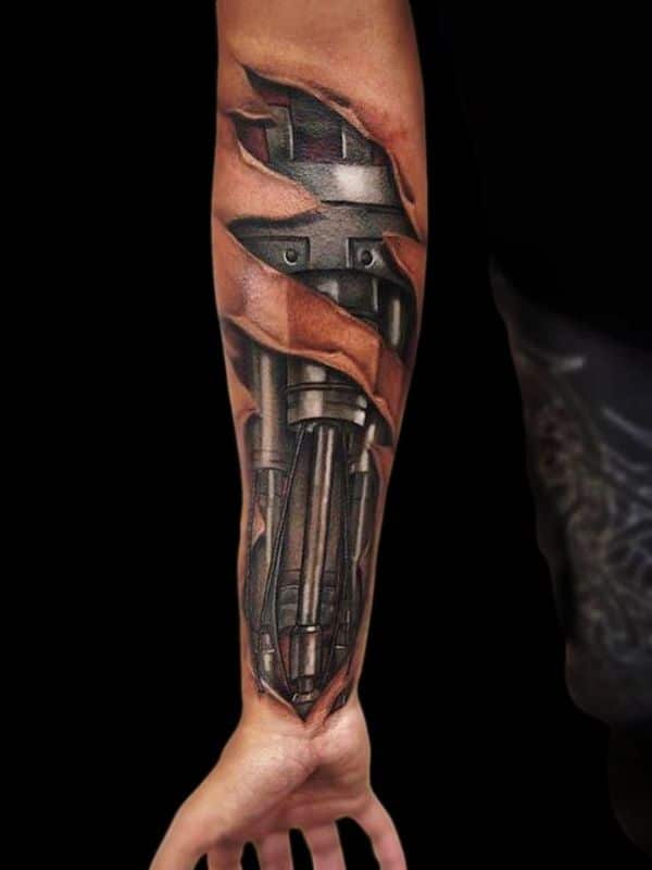 tatuajes brazo bionico piel rasgada
