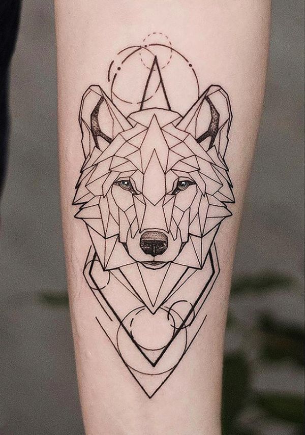 tatuajes de lobos geometricos precision en los ojos