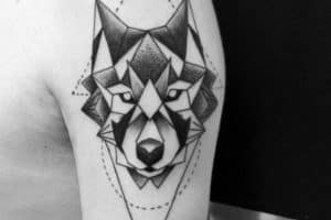 tatuajes de lobos geometricos rellenos especificos