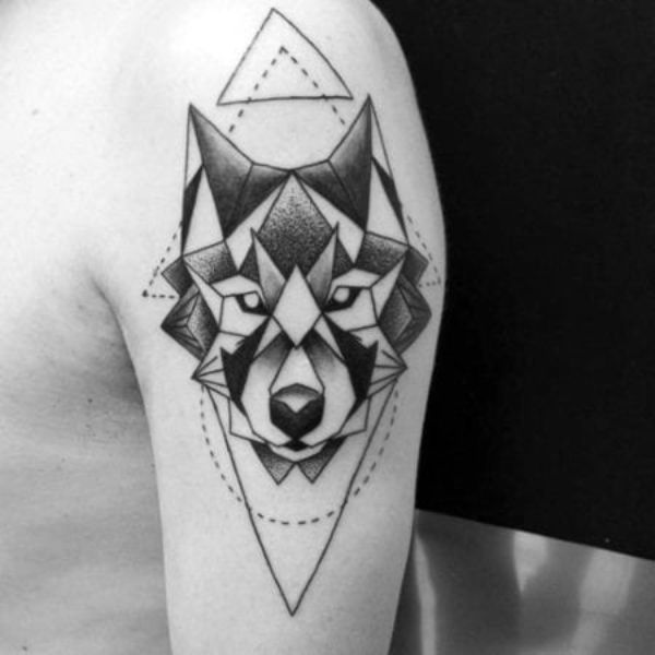 tatuajes de lobos geometricos rellenos especificos