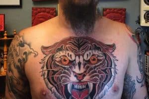 tatuajes de tigres en el pecho tradicional americano