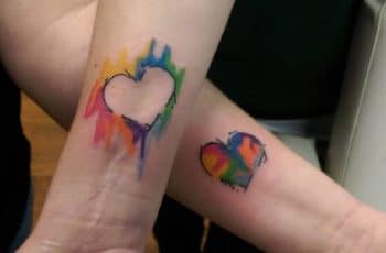 Los tatuajes madre e hija acuarela para homenaje 10 de mayo