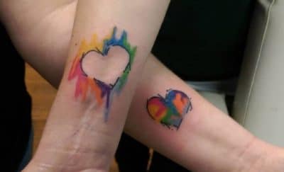 tatuajes madre e hija acuarela corazones