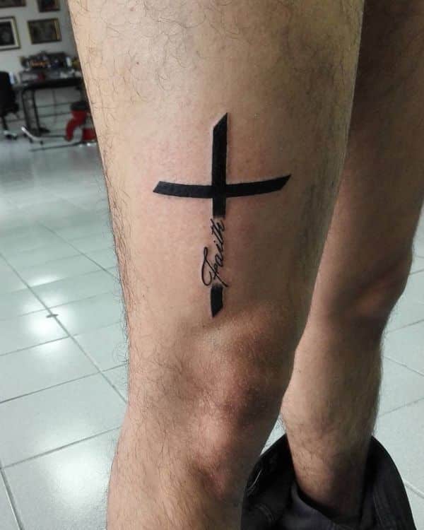 tatuajes de cruz de fe en otro idioma