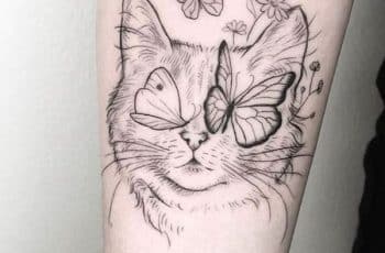 4 tatuajes de gatos con mariposas conceptos creativos