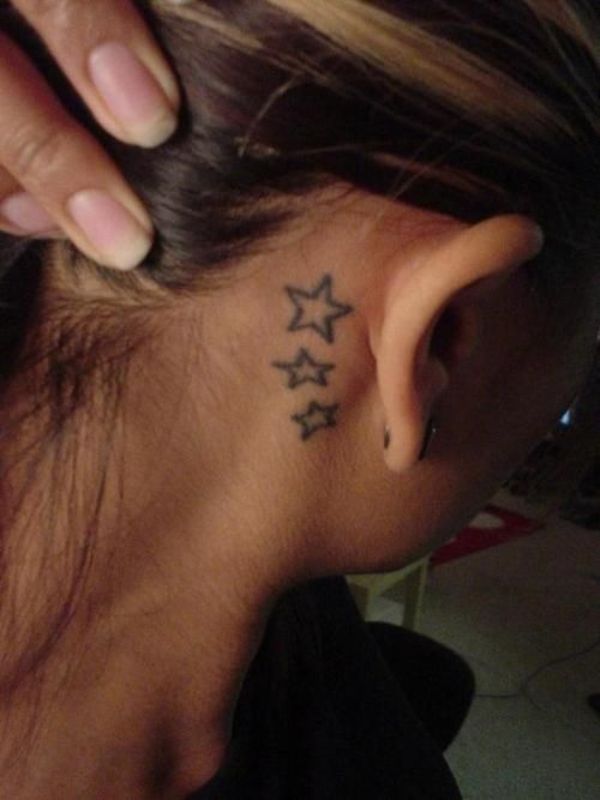 tatuajes en el cuello estrellas detras de oreja