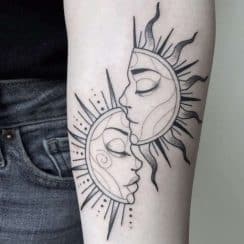 El equilibrio en luna y sol tatuaje 4 estilos para mujeres