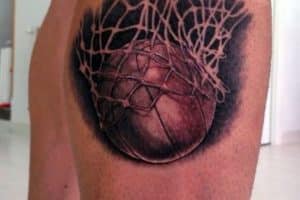 tatuaje de pelota de básquet encestada