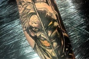tatuajes de batman y joker juego conceptual