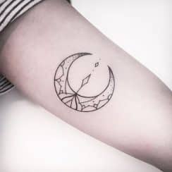 5 ideas en tatuajes de media luna significado y homenaje
