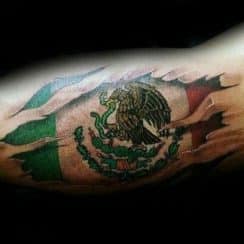 La bandera de mexico tattoo para este 15 de septiembre