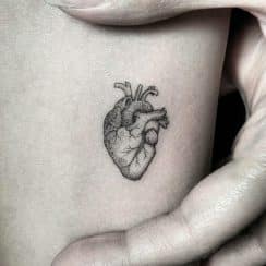 5 estilos de un tatuaje de corazón significado para lienzos