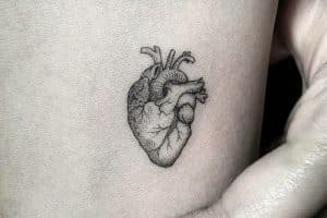 tatuaje de corazón significado realista