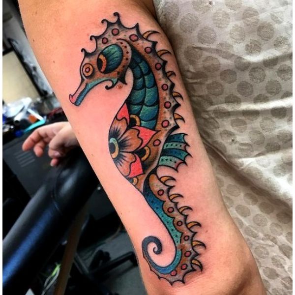 tatuajes relacionados con el mar caballos de mar