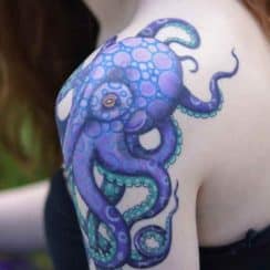 Únicos tatuajes de pulpos para mujeres con 2 significados
