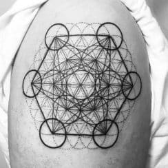 1 tatuaje cubo de metatron cargado de espiritualidad