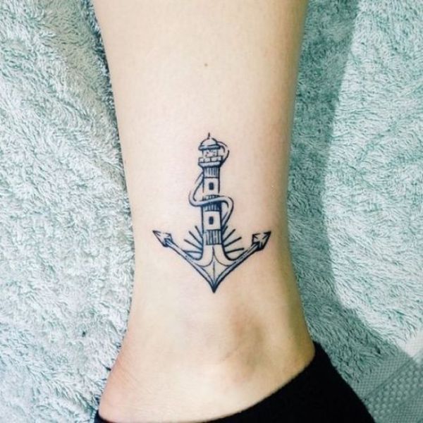 tatuajes de faro para mujer combinación conceptual con ancla