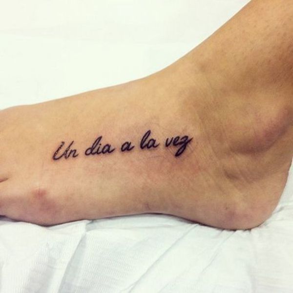 frases pequeñas para tatuajes en el pie