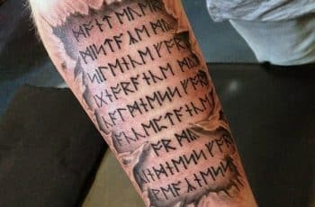 Runas y frases vikingas para tatuajes a 3 diseños