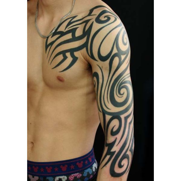 tatuajes manga hombre tribal clasicos