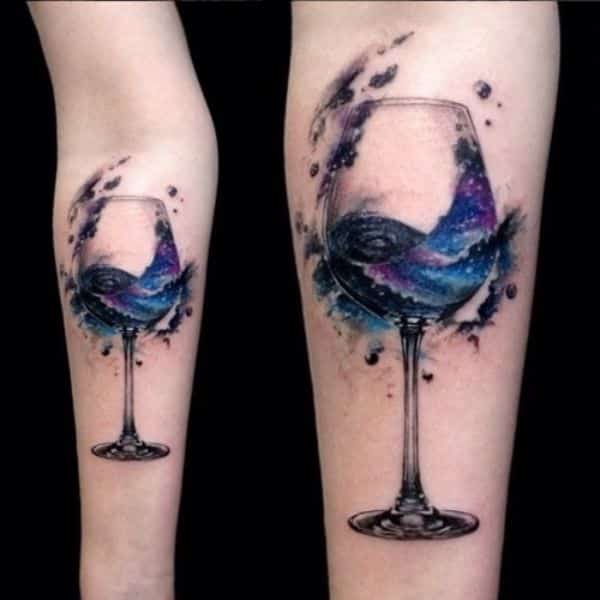 tatuaje copa de vino significado juego realista