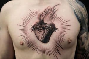 tatuajes religiosos en el pecho sagrado corazon