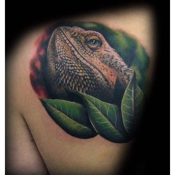 tatuajes de iguanas pequeñas realismo a color