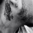 La pasión en tatuajes de música en el cuello 2023